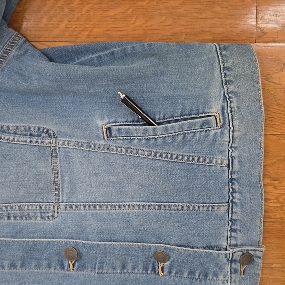 ST. JOHN'S BAY BRAND WOMEN'S LIGHT BLUE STRETCH JEAN JACKET SIZE XL - Picture 13 of 16